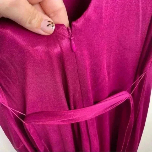Dress The Population Magenta Karlie Luxe Coated Front Slit Sleeveless Dress - Picture 6 of 12